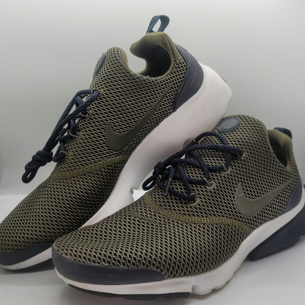 Size 8(M)/10(F) Olive Green Nike Presto Fly